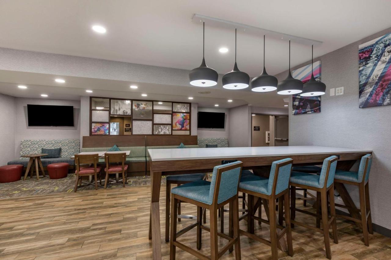 Hampton Inn Fort Collins Exteriör bild