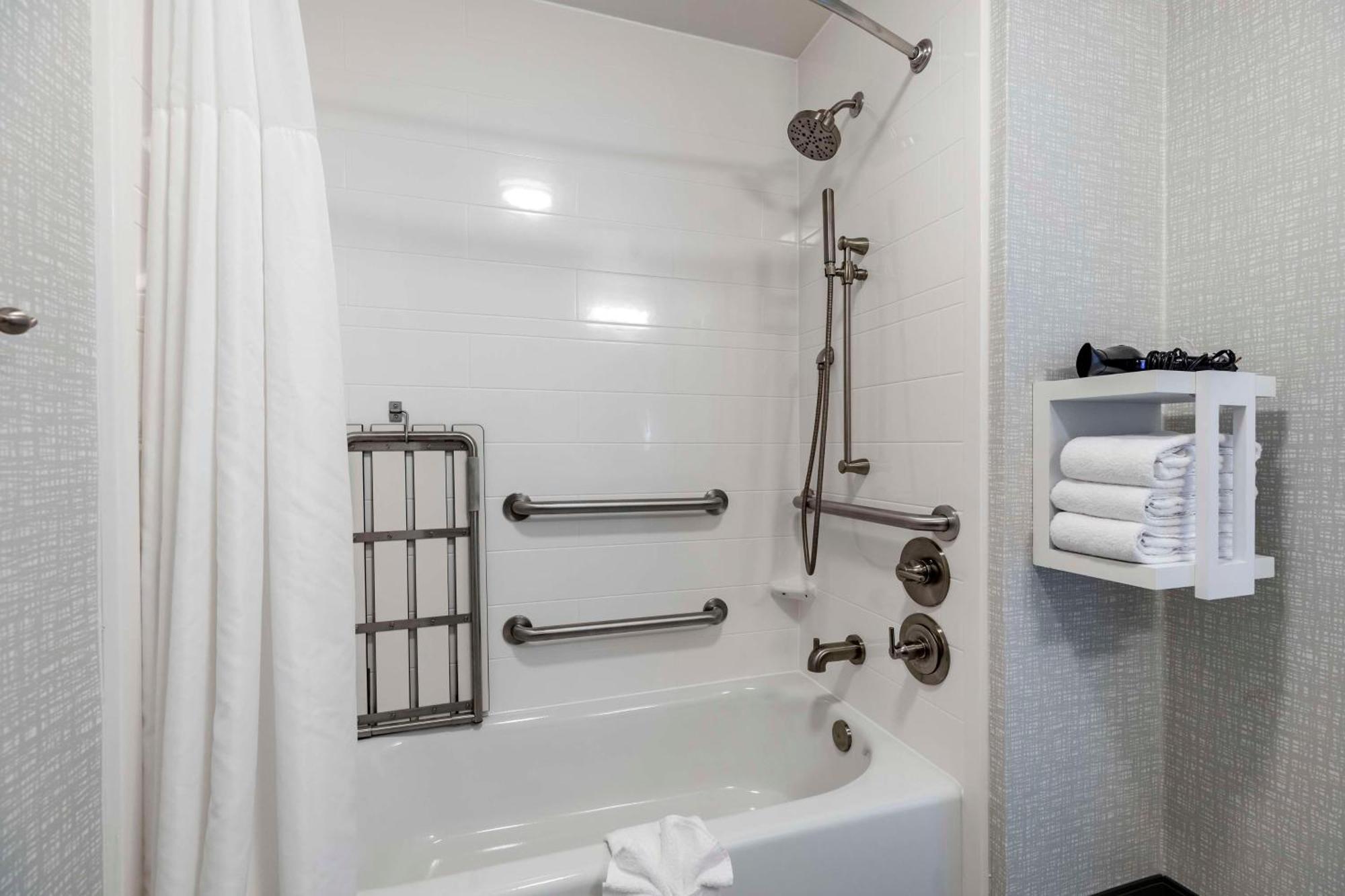 Hampton Inn Fort Collins Exteriör bild
